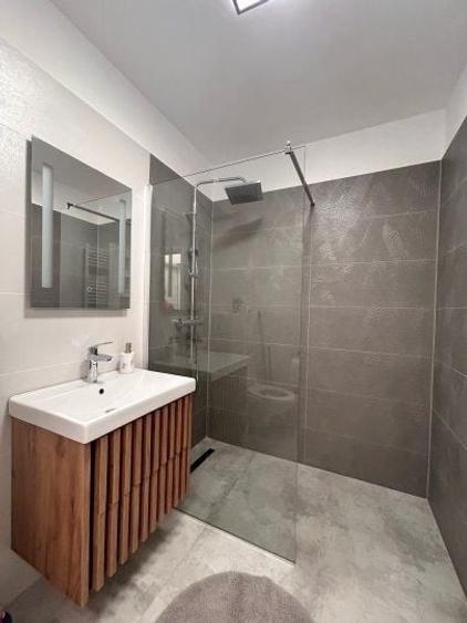 Apartament cu 2 camere decomandat, mobilat în Vitan Mall