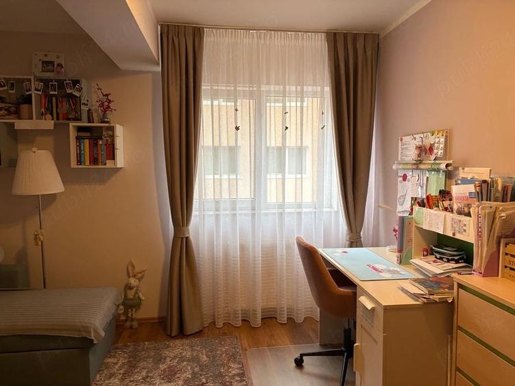 Apartament cu 3 camere decomandat în Florești
