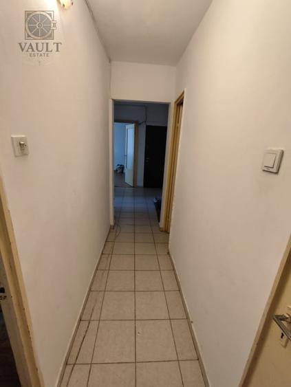 Apartament cu 3 camere decomandat în Rahova