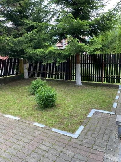 Casă individuală cu 6 camere cu Teren 446.73999023438 Mp în Bușteni