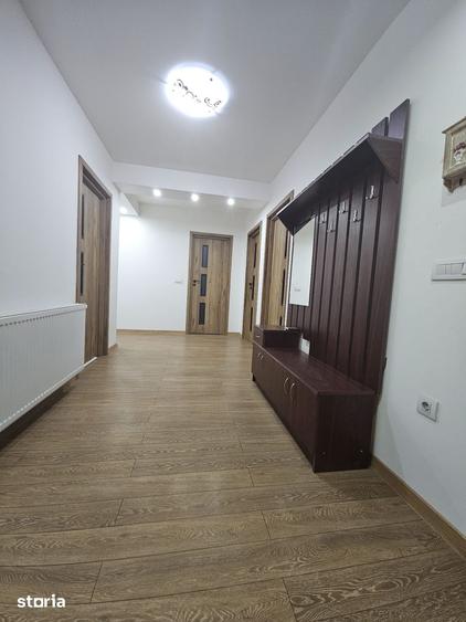Casă cu 5 camere cu Teren 500 Mp în Central