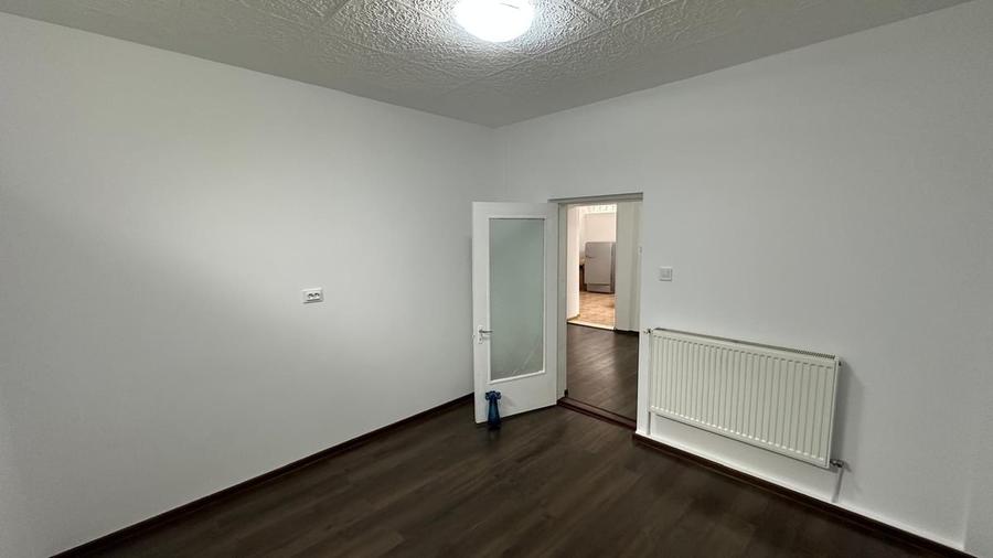 Casă cu 3 camere cu Teren 146 Mp în Andronache