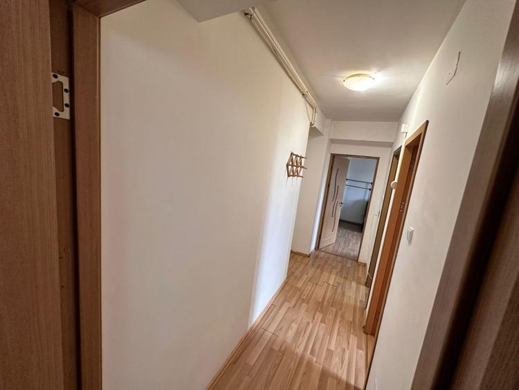 Apartament cu 2 camere decomandat în Titan