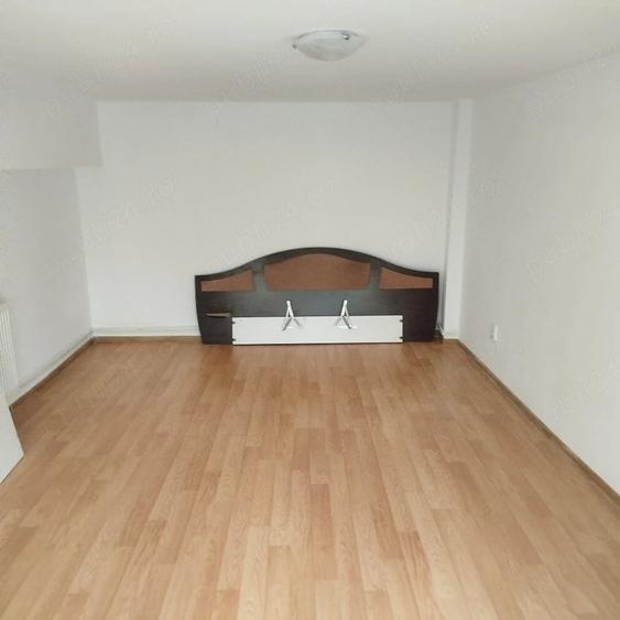 Casă cu 2 camere cu Teren 80 Mp în Exterior Vest