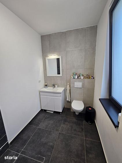 Casă cu 3 camere cu Teren 300 Mp în Tunari