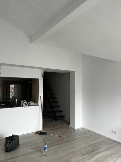 Apartament cu 2 camere decomandat în Drumul Taberei — fotografia 3