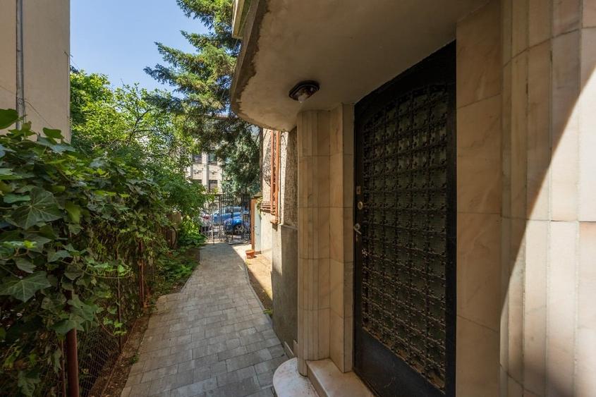 Garsonieră decomandată în Domenii