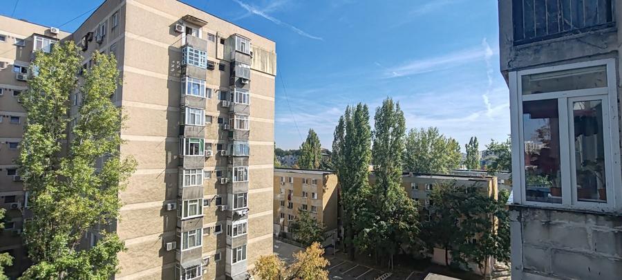 Apartament cu 2 camere nedecomandat în Rahova