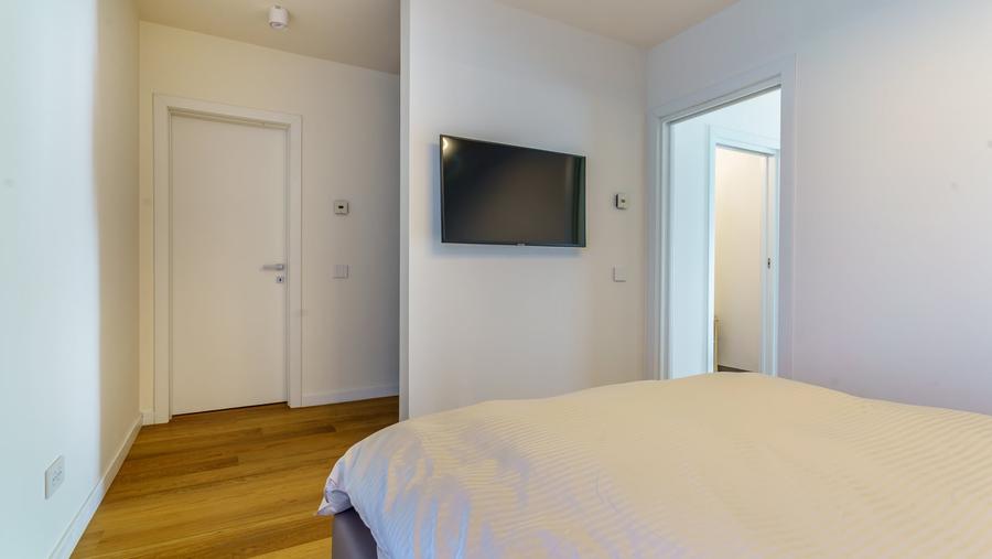 Apartament cu 3 camere decomandat, mobilat în Gruia