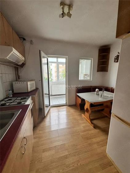 Apartament cu 2 camere decomandat în Liliacului