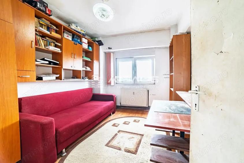 Apartament cu 3 camere decomandat în Băncilor