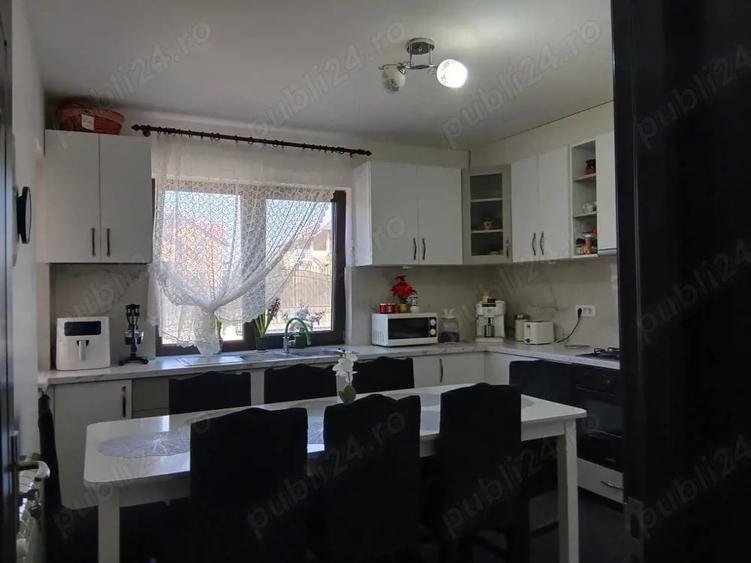 Casă cu 3 camere cu Teren 1000 Mp în Central