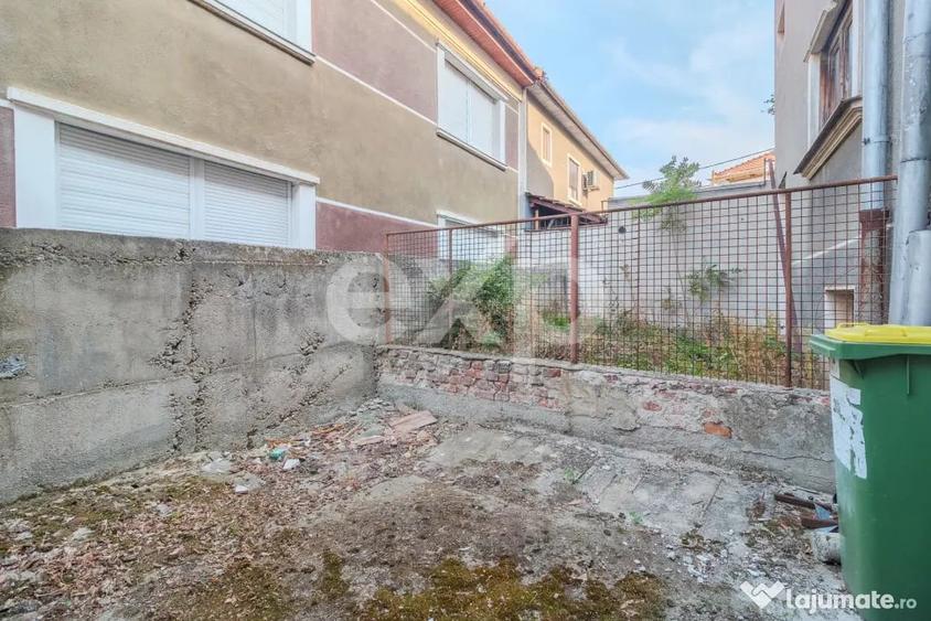 Casă cu 4 camere cu Teren 188 Mp în Central