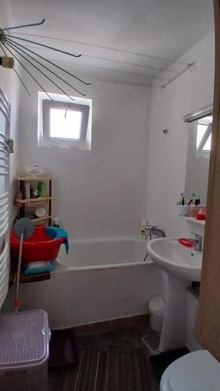 Apartament cu 2 camere semidecomandat în Drumul Găzarului