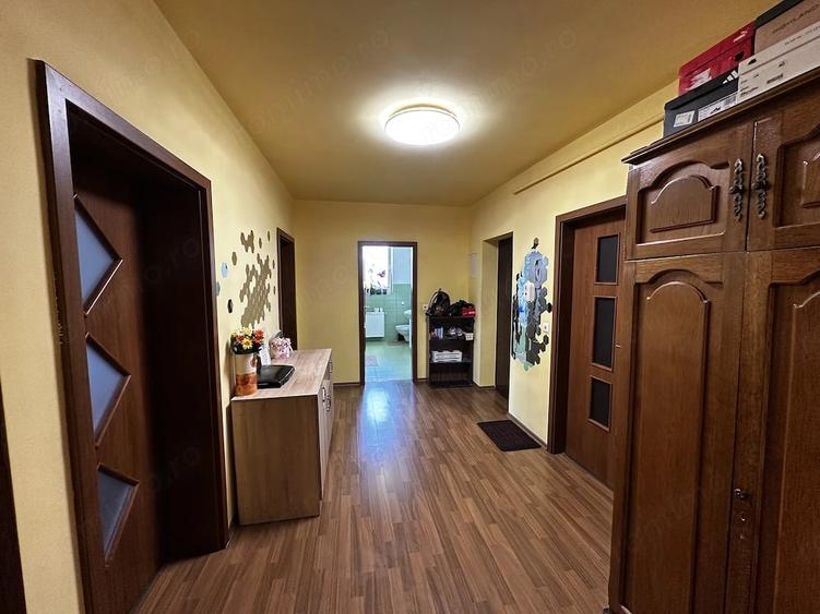 Apartament cu 4 camere decomandat în Terezian