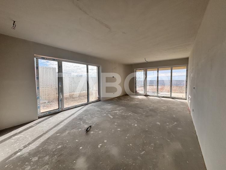 Duplex cu 5 camere cu Canalizare în Iris