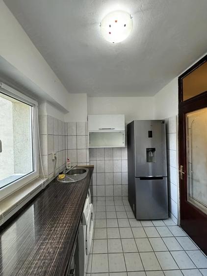 Apartament cu 2 camere semidecomandat în Basarabia