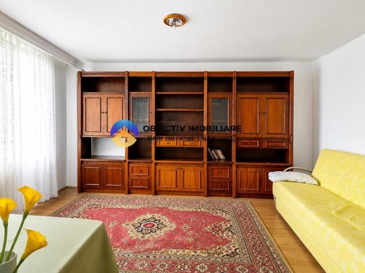 Apartament cu 3 camere decomandat în Mărăței