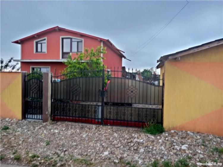 Casă cu 6 camere în Cochirleanca