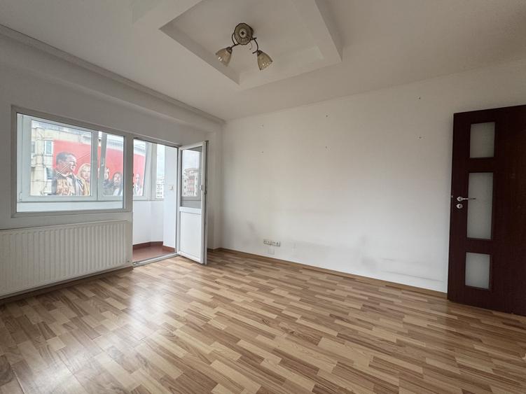 Apartament cu 3 camere decomandat în Decebal