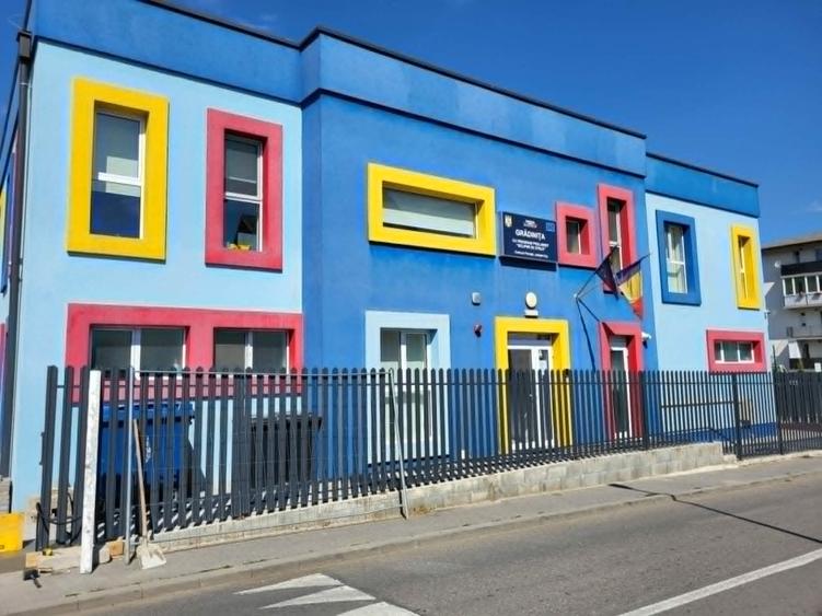 Apartament cu 2 camere semidecomandat în Florești