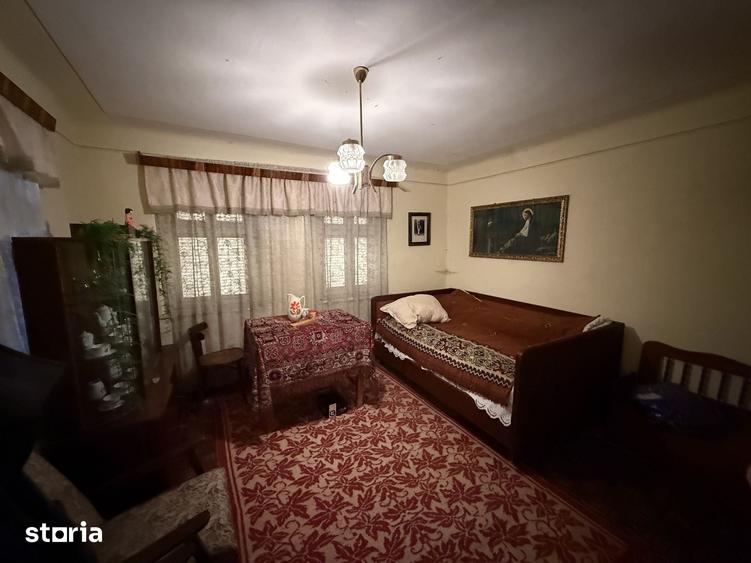 Casă cu 4 camere cu Teren 400 Mp în Poiana Sibiului
