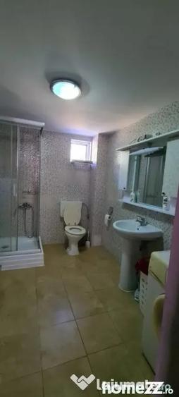 Casă cu 5 camere cu Teren 794 Mp în Livedea