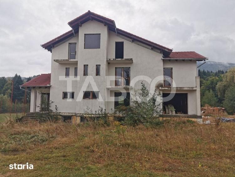 Spațiu comercial, de 480 mp, în Sâmbăta de Sus