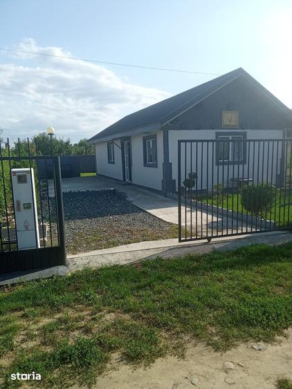 Casă cu 3 camere cu Teren 250 Mp în Vernești