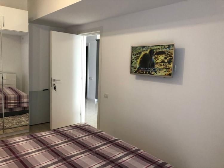 Apartament cu 2 camere, mobilat în Central