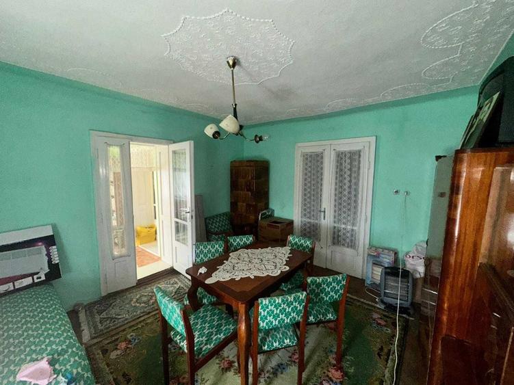 Casă cu 4 camere în Cuzdrioara