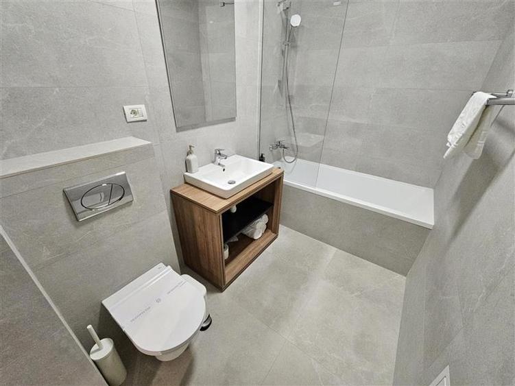 Apartament cu 2 camere decomandat, mobilat în Blumăna