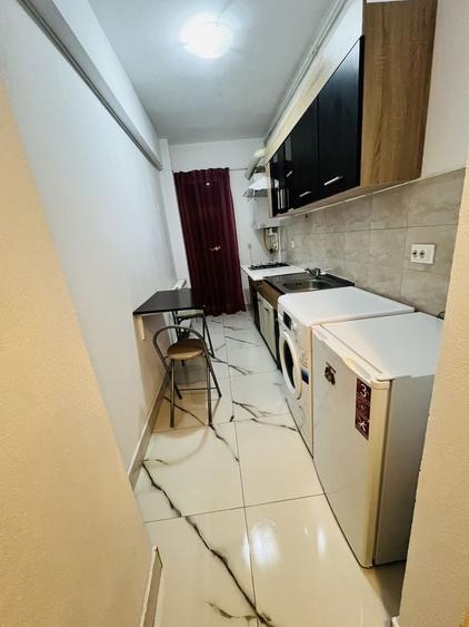 Garsonieră decomandată în Central