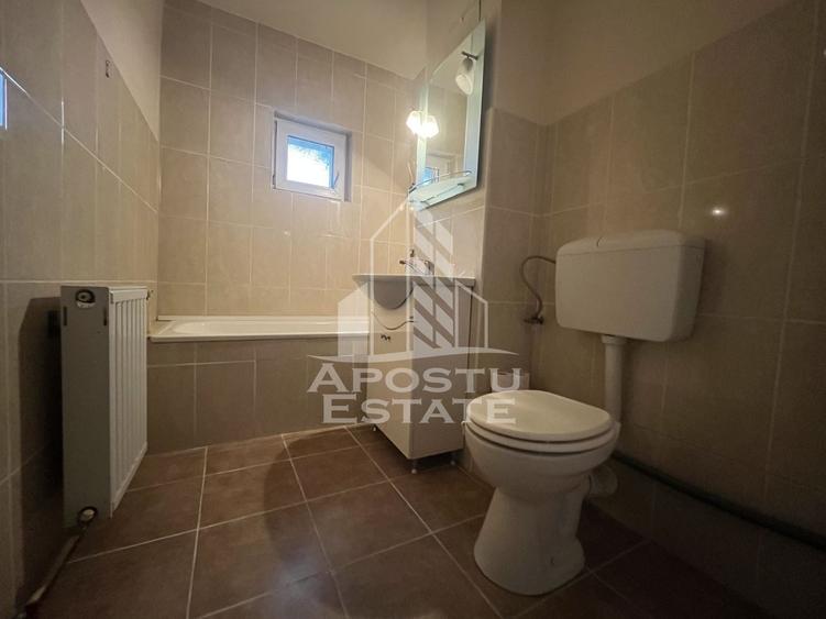 Apartament cu 3 camere decomandat, mobilat în Soarelui