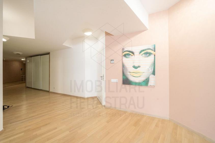 Apartament cu 6 camere decomandat, mobilat în Herăstrău