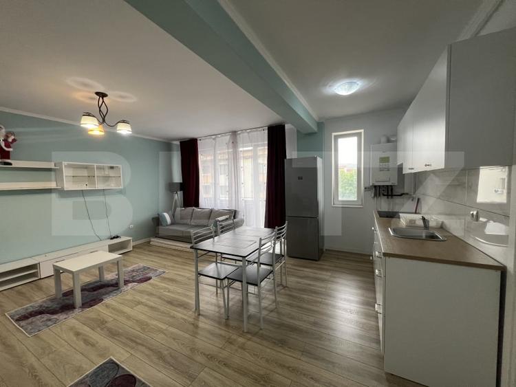 Apartament cu 2 camere semidecomandat, mobilat în Florești