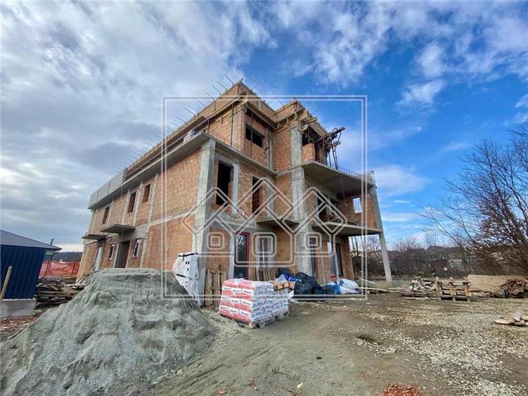 Apartament cu 5 camere decomandat în Arhitecților - Calea Cisnădiei