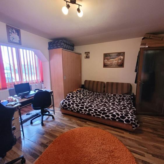 Garsonieră decomandată în Confecții