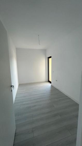 Apartament cu 3 camere semidecomandat în Găgeni