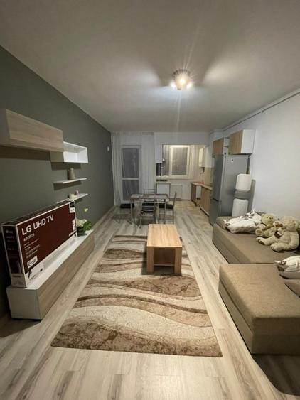 Apartament cu 2 camere decomandat în Vest