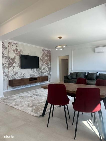 Apartament cu 3 camere semidecomandat în Central