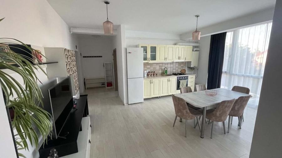 Apartament cu 3 camere decomandat în Giroc