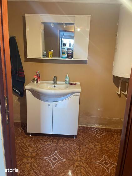 Casă cu 3 camere cu Teren 1439 Mp în Central