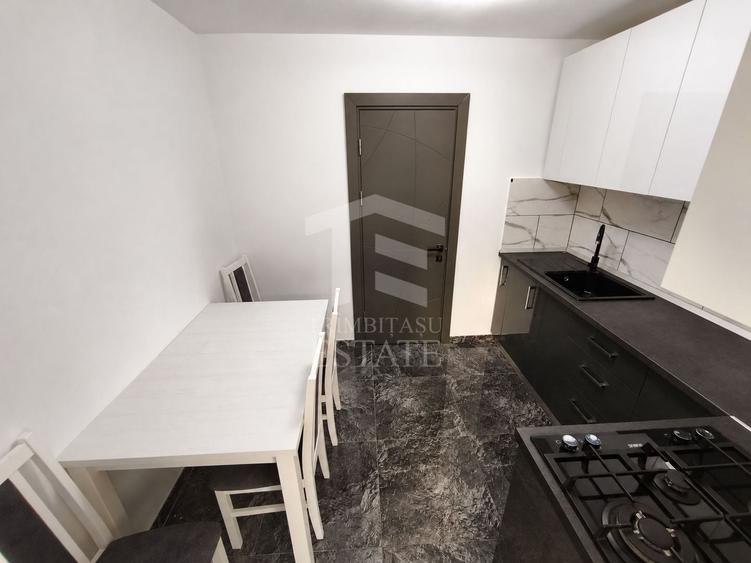 Apartament cu 3 camere decomandat, mobilat în Central