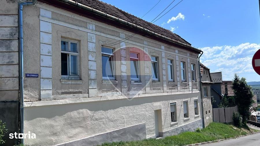 Casă cu 3 camere cu Teren 140 Mp în Central