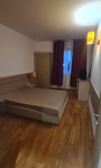 Proprietar inchiriez 2 camere Hotel Rin - 4