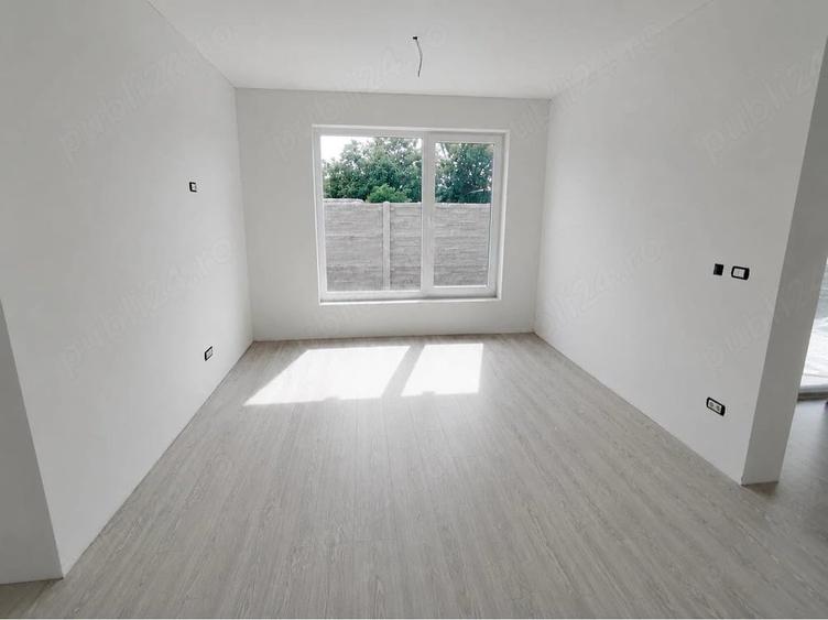 Casă cu Teren 415 Mp în Albina