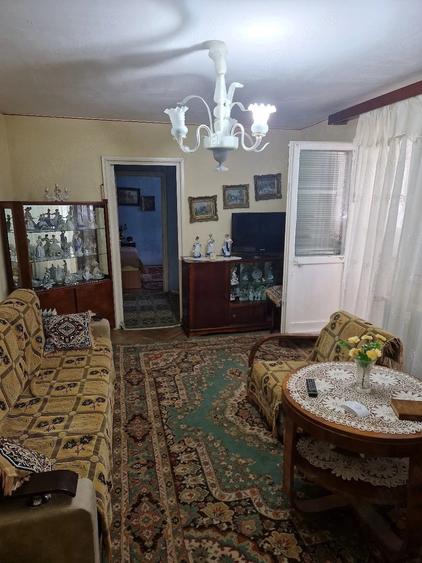Apartament cu 2 camere semidecomandat în Brazda lui Novac