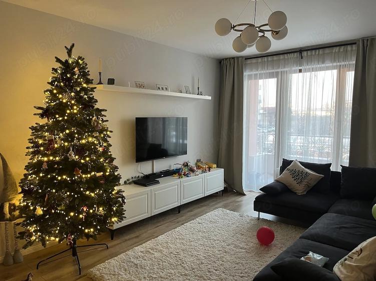Apartament cu 3 camere decomandat în Berceni