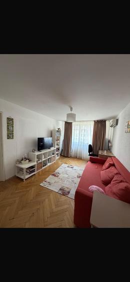 Apartament cu 2 camere semidecomandat în Colentina